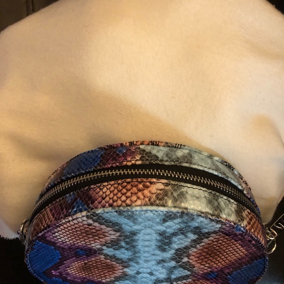 Sam Edelman round purse - Picture 2 of 2